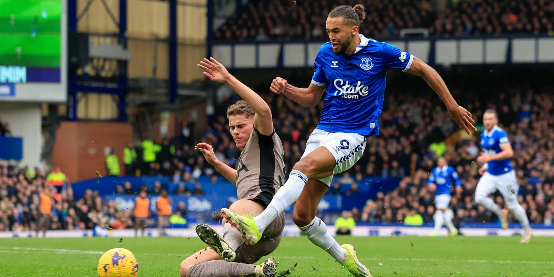 Everton en Tottenham delen de punten, Richarlison scoort twee keer 