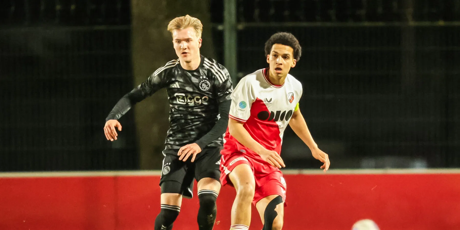 Jong Ajax met debutant Rijkhoff en wereldkampioen Rulli langs Jong FC Utrecht