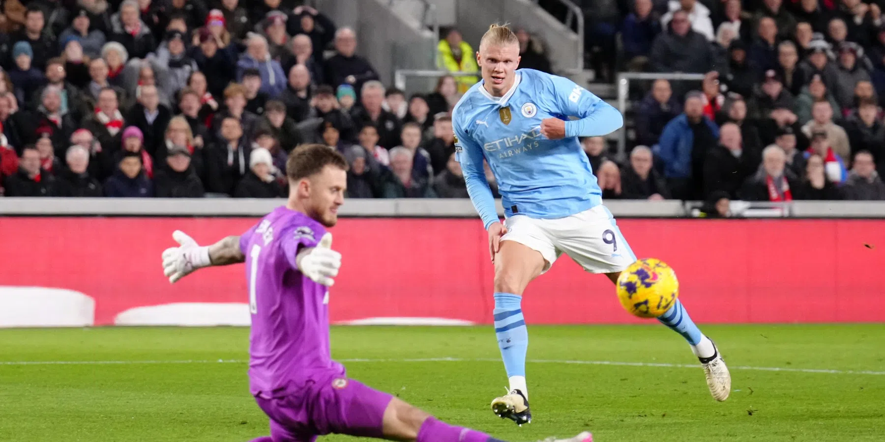 Geen heldenrol voor uitmuntende Flekken: hattrick Foden doet Oranje-doelman das om