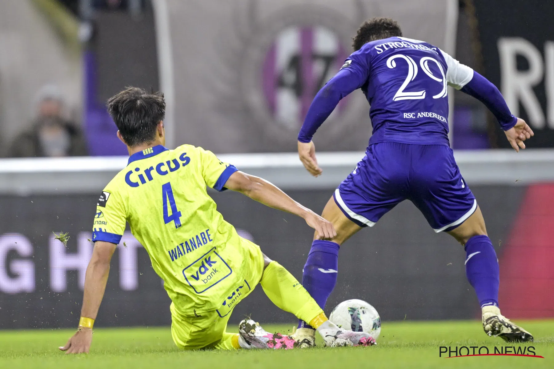 Gunther Schepens neemt het op voor Tsuyoshi Watanabe bij Anderlecht - Gent