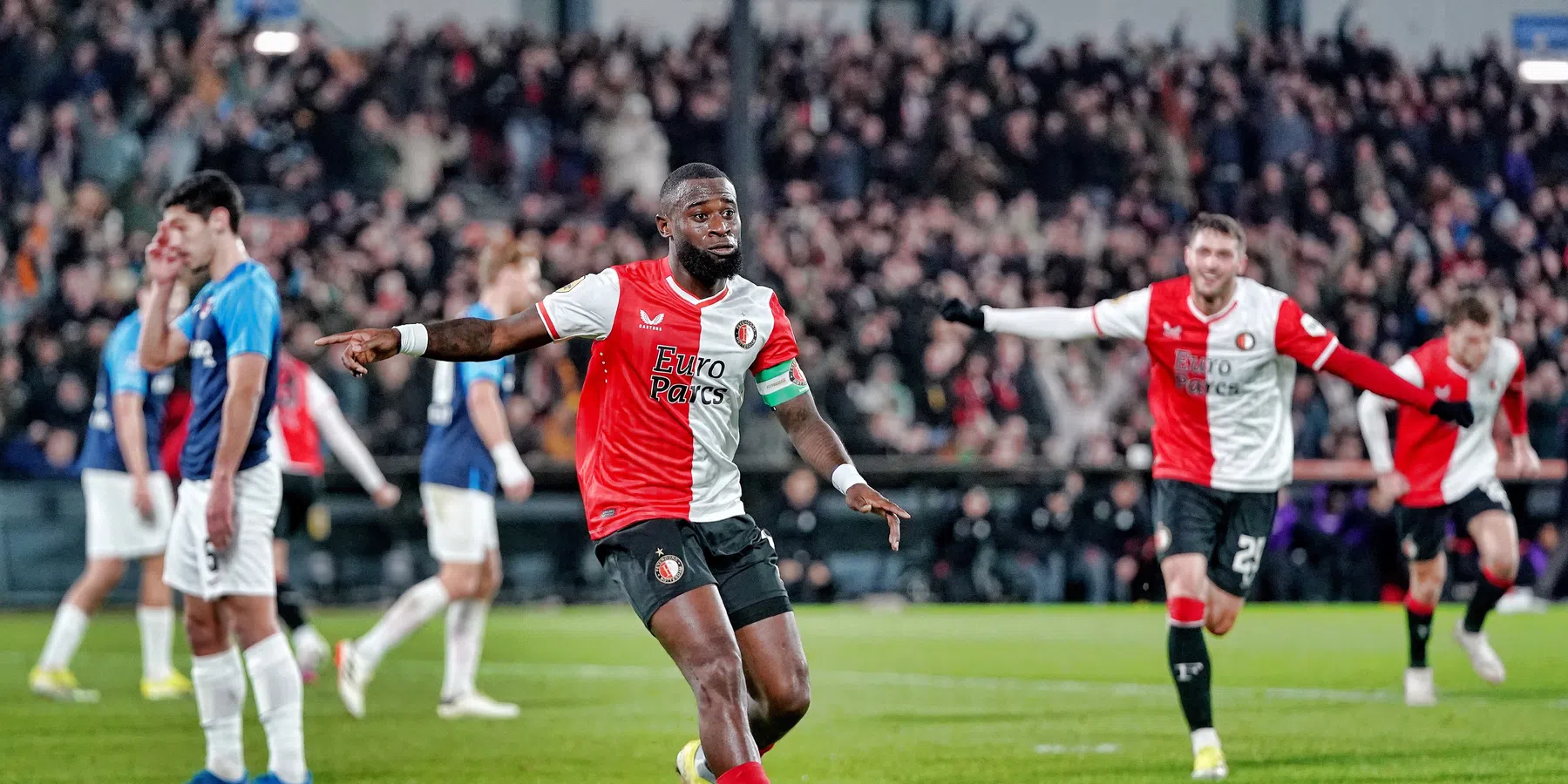 Feyenoord rekent simpel af met AZ in beker