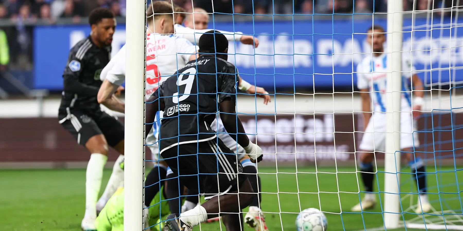 Ajax-fans voelen zich bestolen in Heerenveen