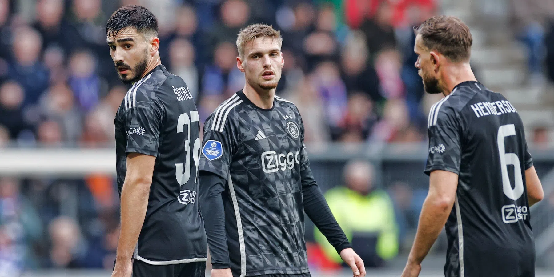 Kenneth Perez over Ajax-veldspel