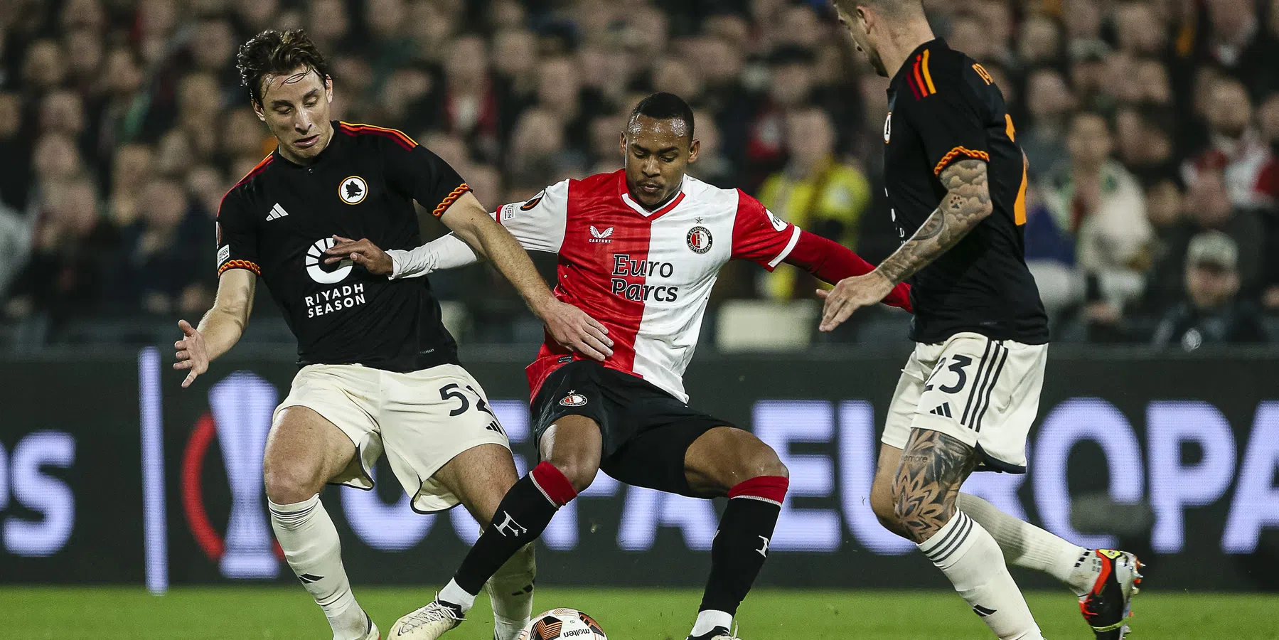 LIVE: Feyenoord hoopt dat drie keer scheepsrecht is en begint thuis tegen AS Roma