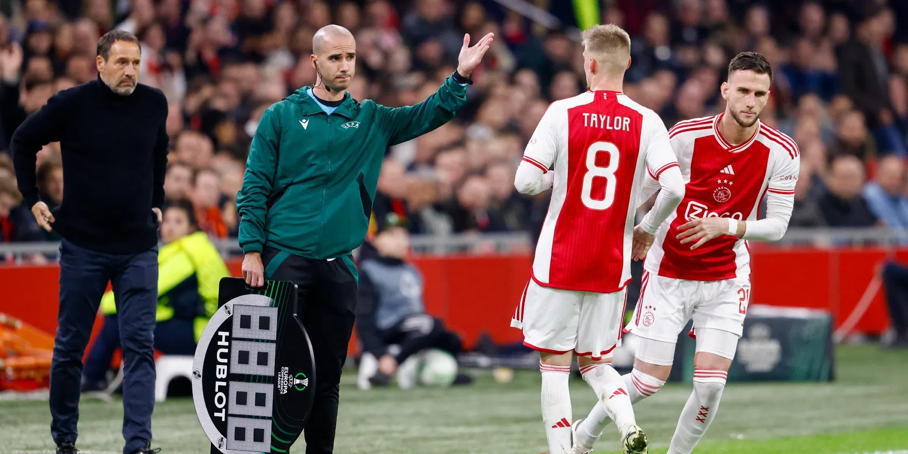 Vereweij over reactie Ajax-fans na Taylor-wissel