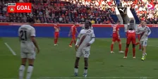 Thumbnail for article: Niet te stoppen: Frimpong doet het wéér voor Leverkusen met zevende seizoensgoal