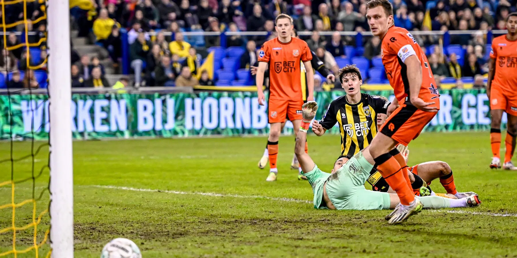 Vitesse en Volendam spelen gelijk en schieten daar niets mee op