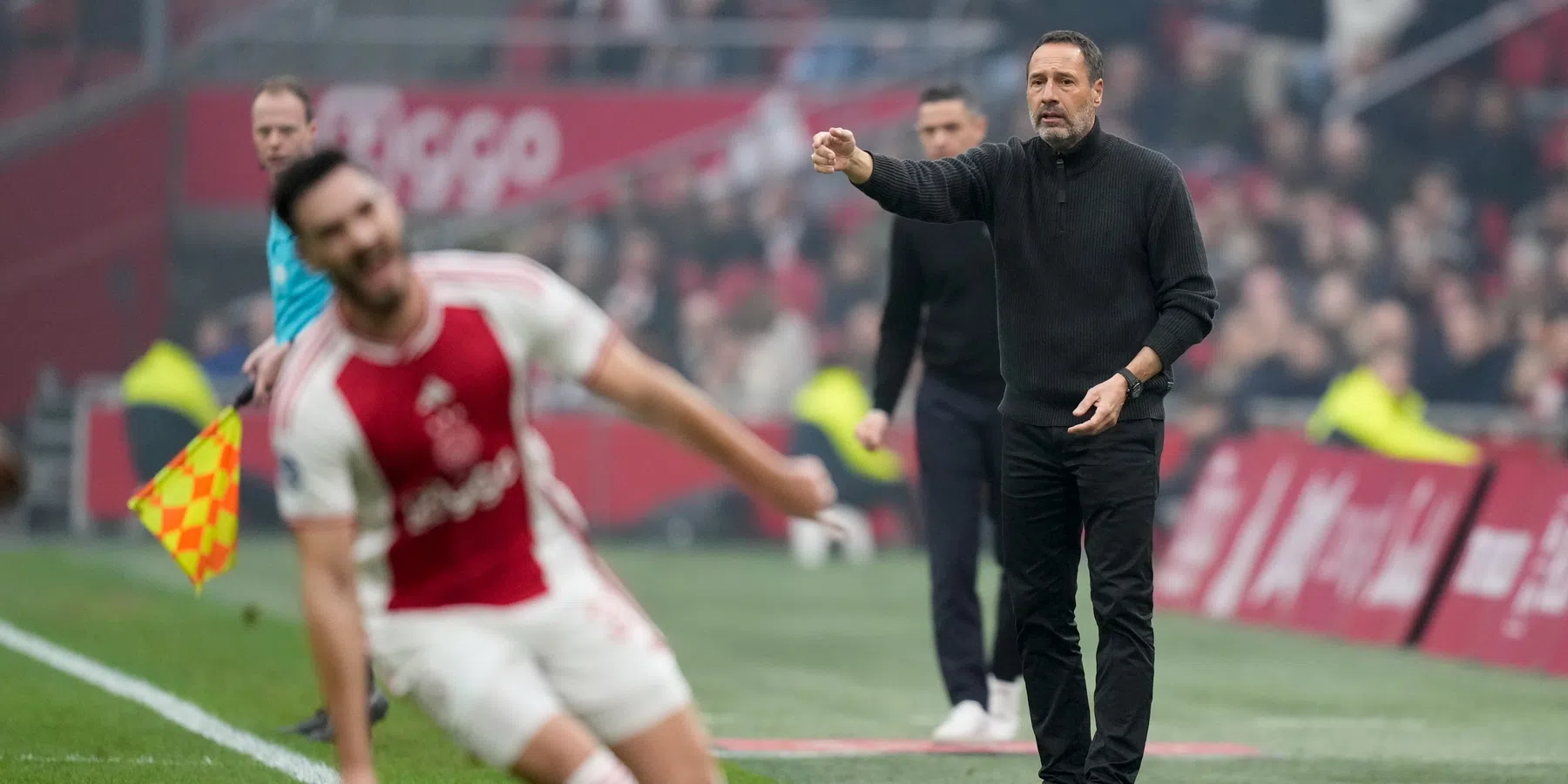 Van 't Schip sluit 'rigoureuze' wijzigingen niet uit bij Ajax: 'Dat kan naderen'