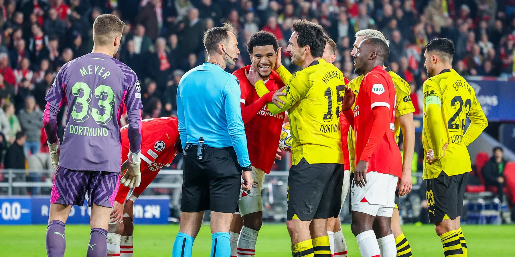 Hummels des duivels om penalty PSV