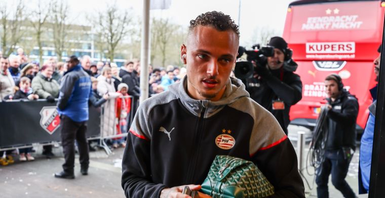 Lang verstopte tas met logo van Feyenoord op toilet wegens voorkeur voor Ajax