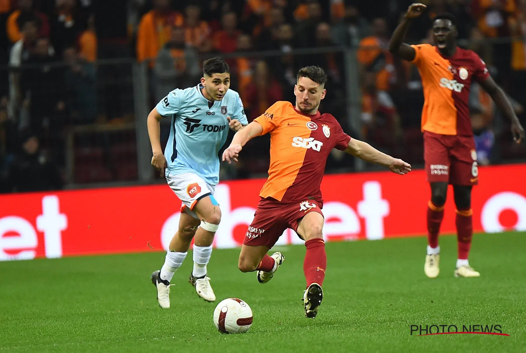 Mertens bij Galatasaray: ''Al februari en we kunnen nog vier prijzen winnen''