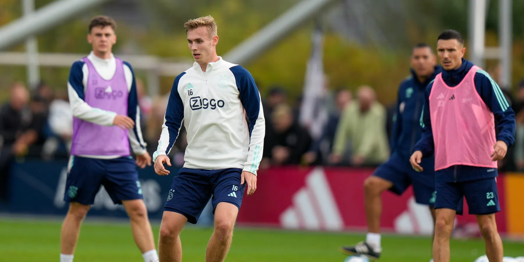 Mannsverk lovend over komst Henderson bij Ajax