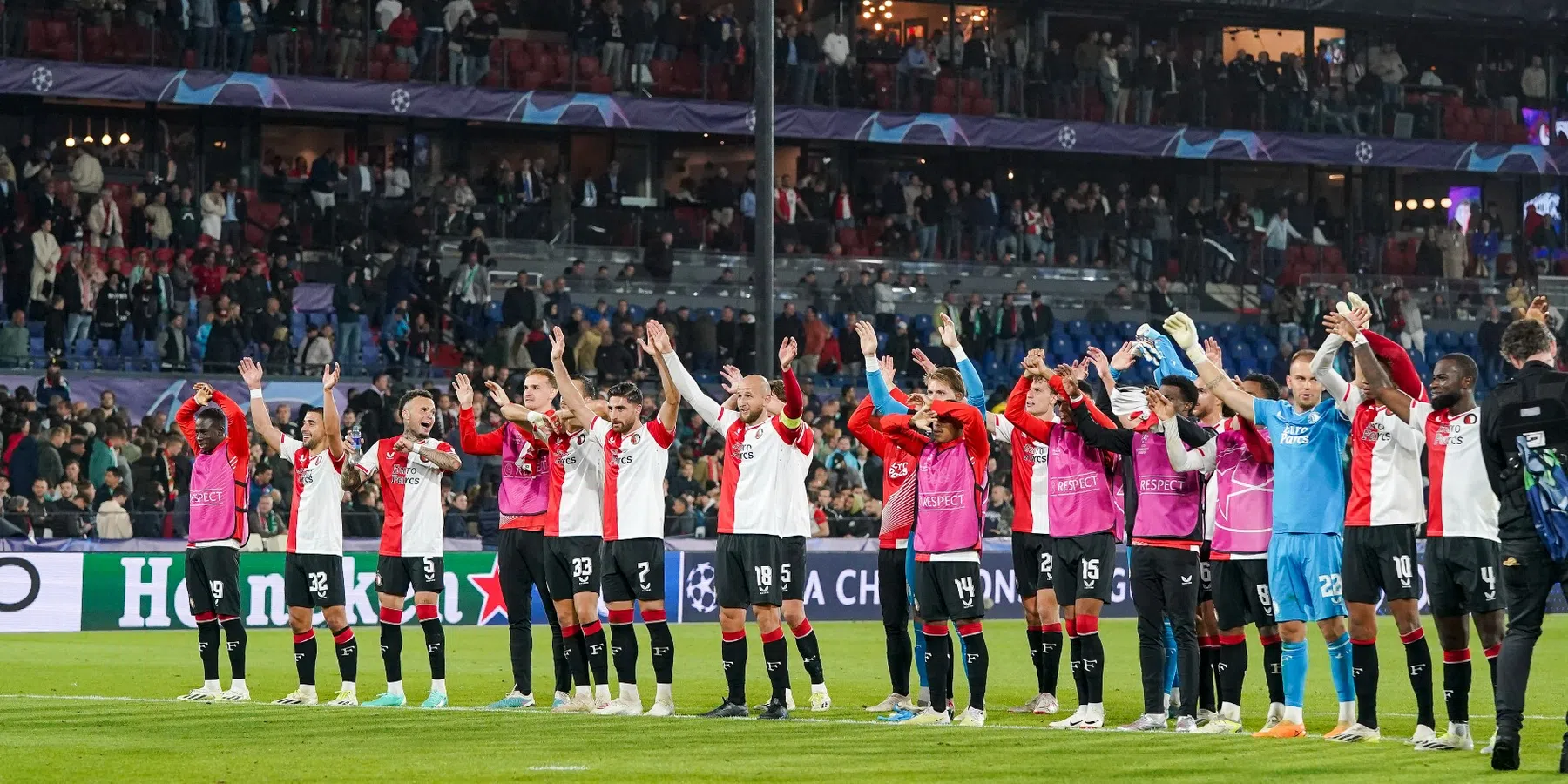 'KNVB grijpt in voor bekerfinale: parterre vakken dicht en geen netten in De Kuip'