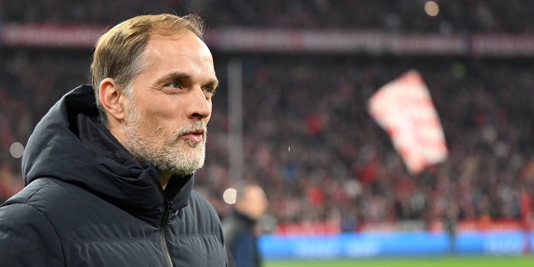 Tuchel raakt geblesseerd tijdens speech: 'Heb denk ik mijn teen gebroken'