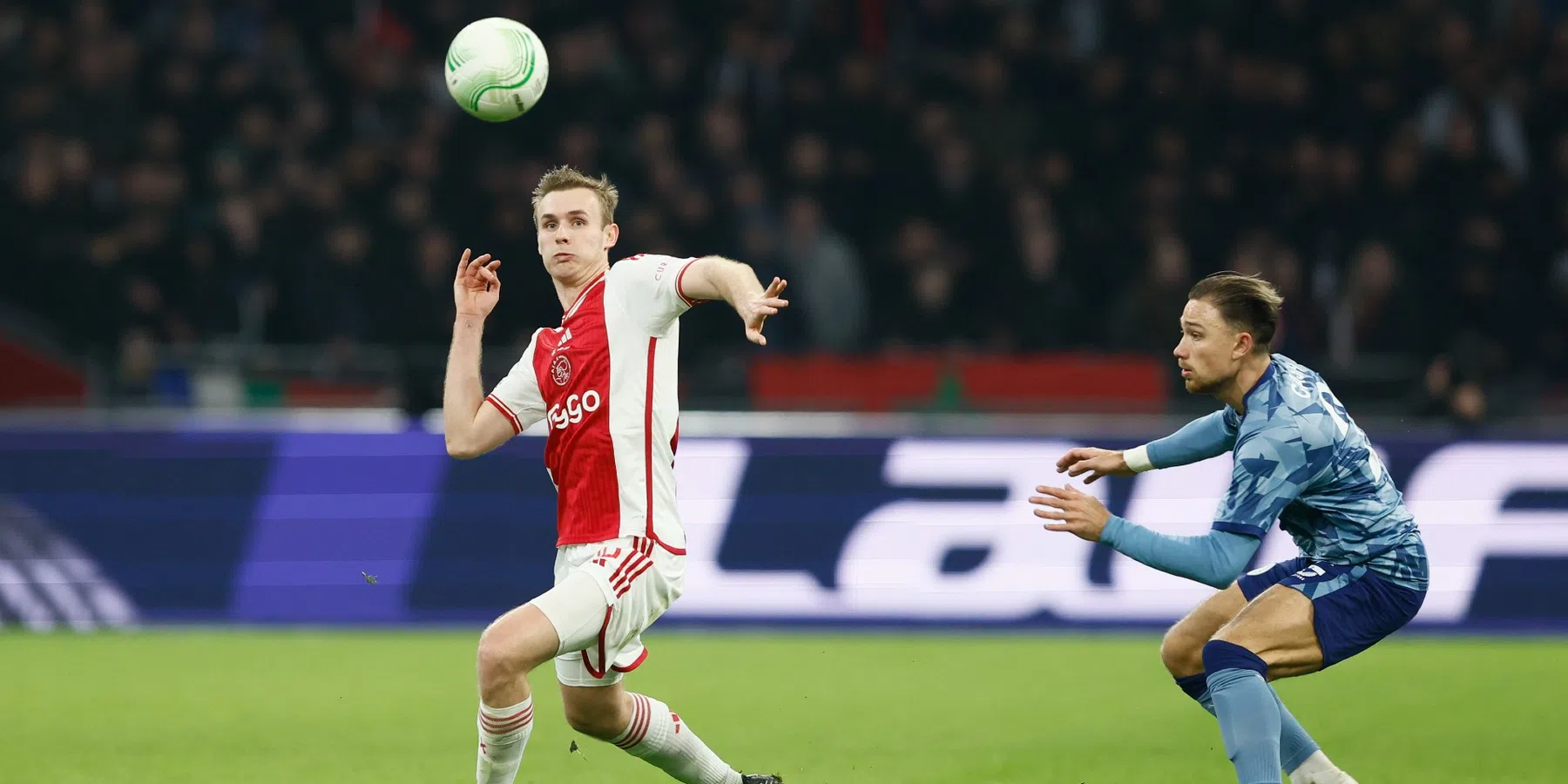 Mannsverk na Ajax - Aston Villa