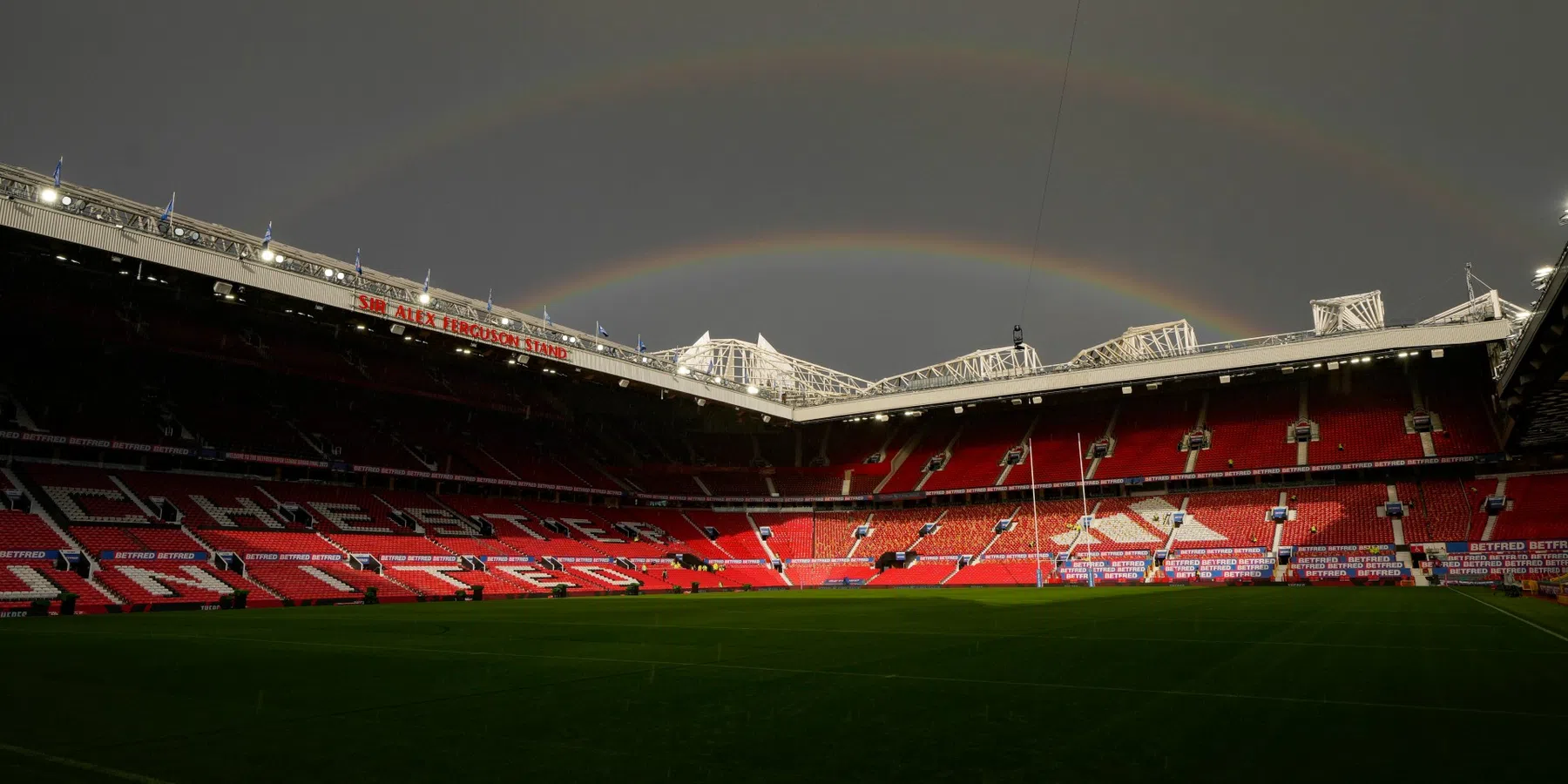 United kondigt nieuw Old Trafford aan