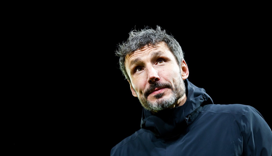 Mark van Bommel voor KV Kortrijk - Royal Antwerp FC over Champions' Play-offs