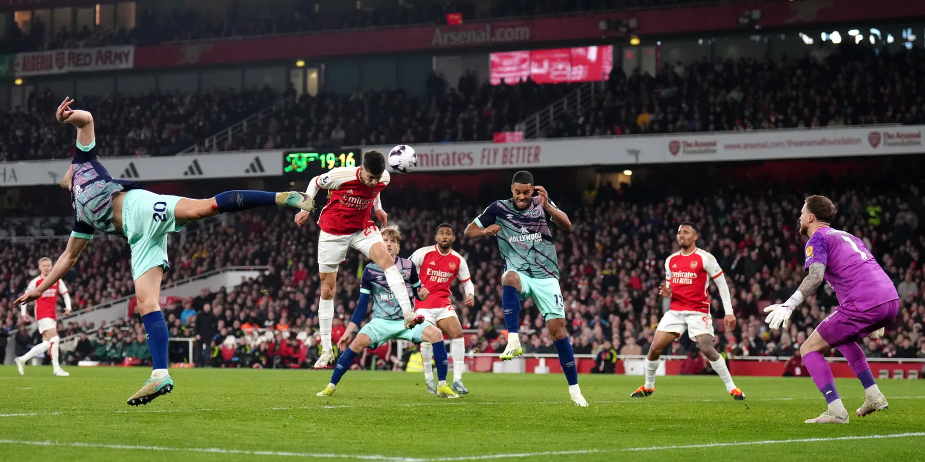 Arsenal pakt in slotfase toch de koppositie in de Premier League