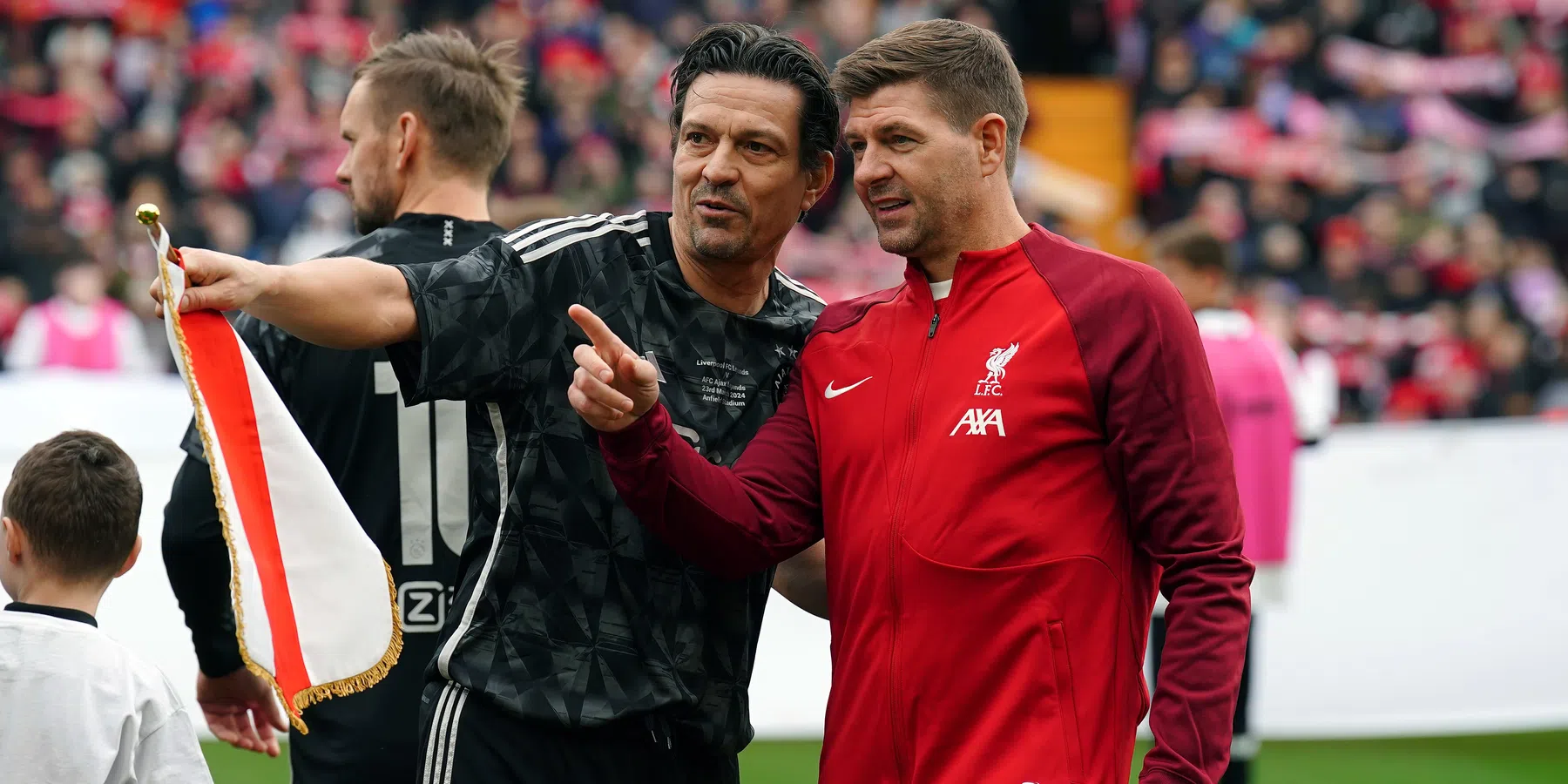 Ajax Legends onderuit tegen Liverpool Legends