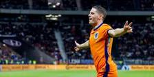 Thumbnail for article: 'Ik moet ermee dealen dat de beste speler van Oranje op mijn positie staat'