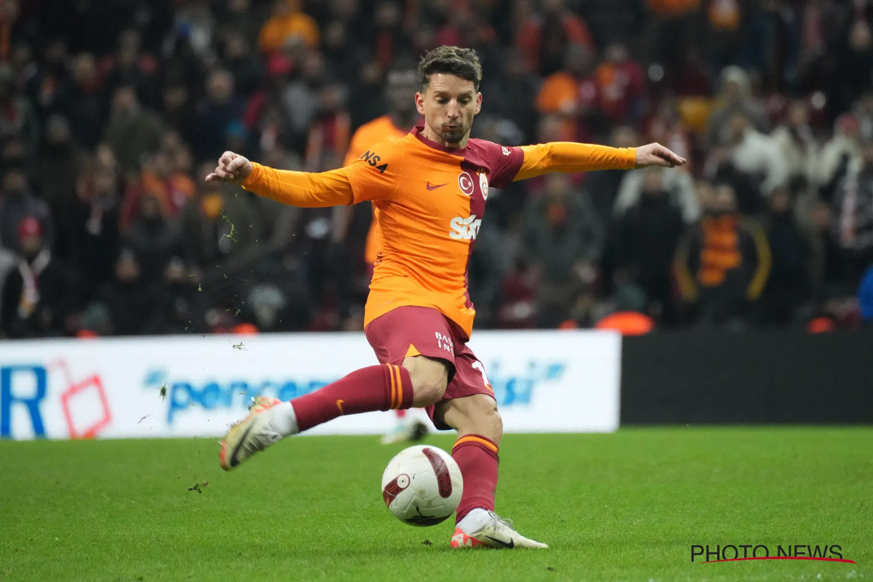 Mertens wil misschien doorgaan bij Galatasaray of een andere club