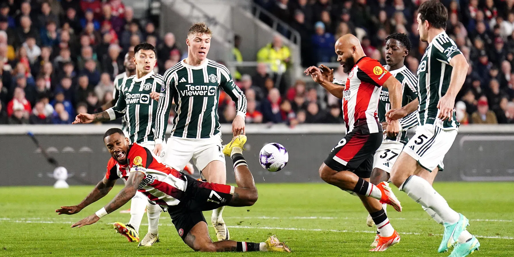 Man United speelt gelijk bij veel sterker Brentford