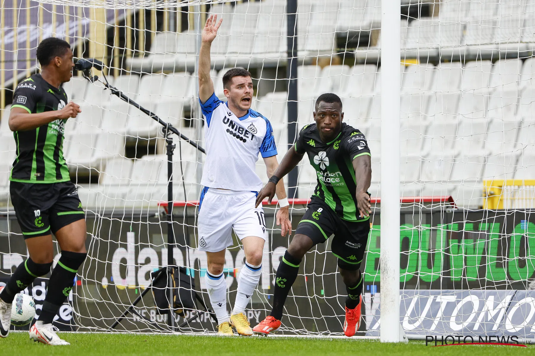 Club Brugge-fans furieus na eerste helft tegen Cercle Brugge