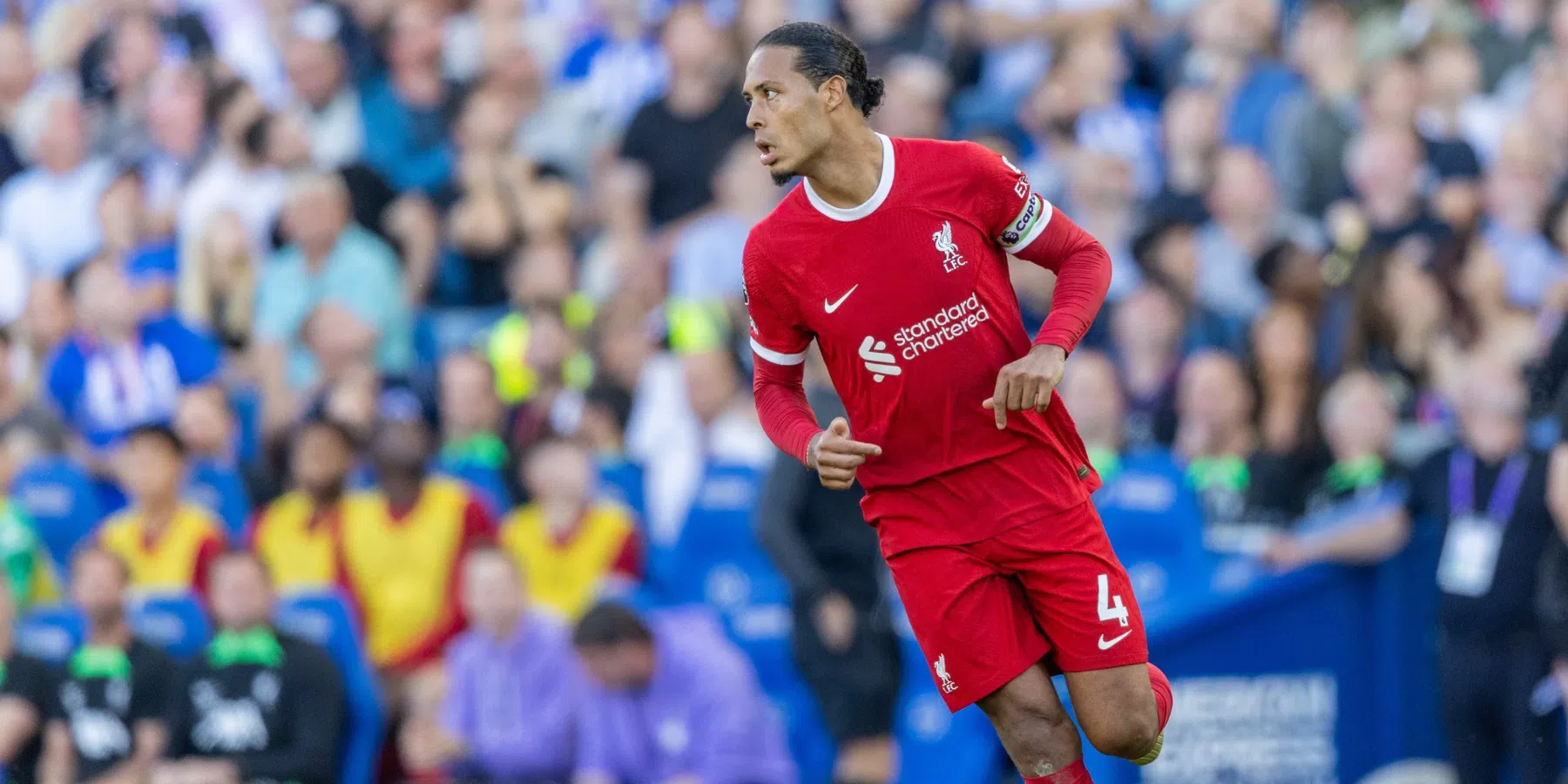 Dominic Solanke looft Virgil van Dijk