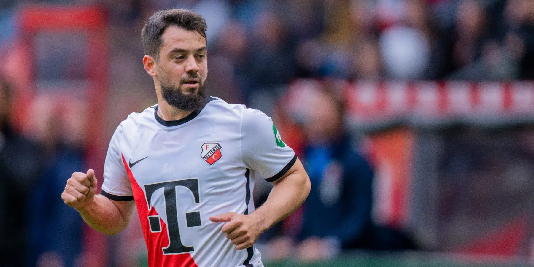 Younes duikt op bij Schalke