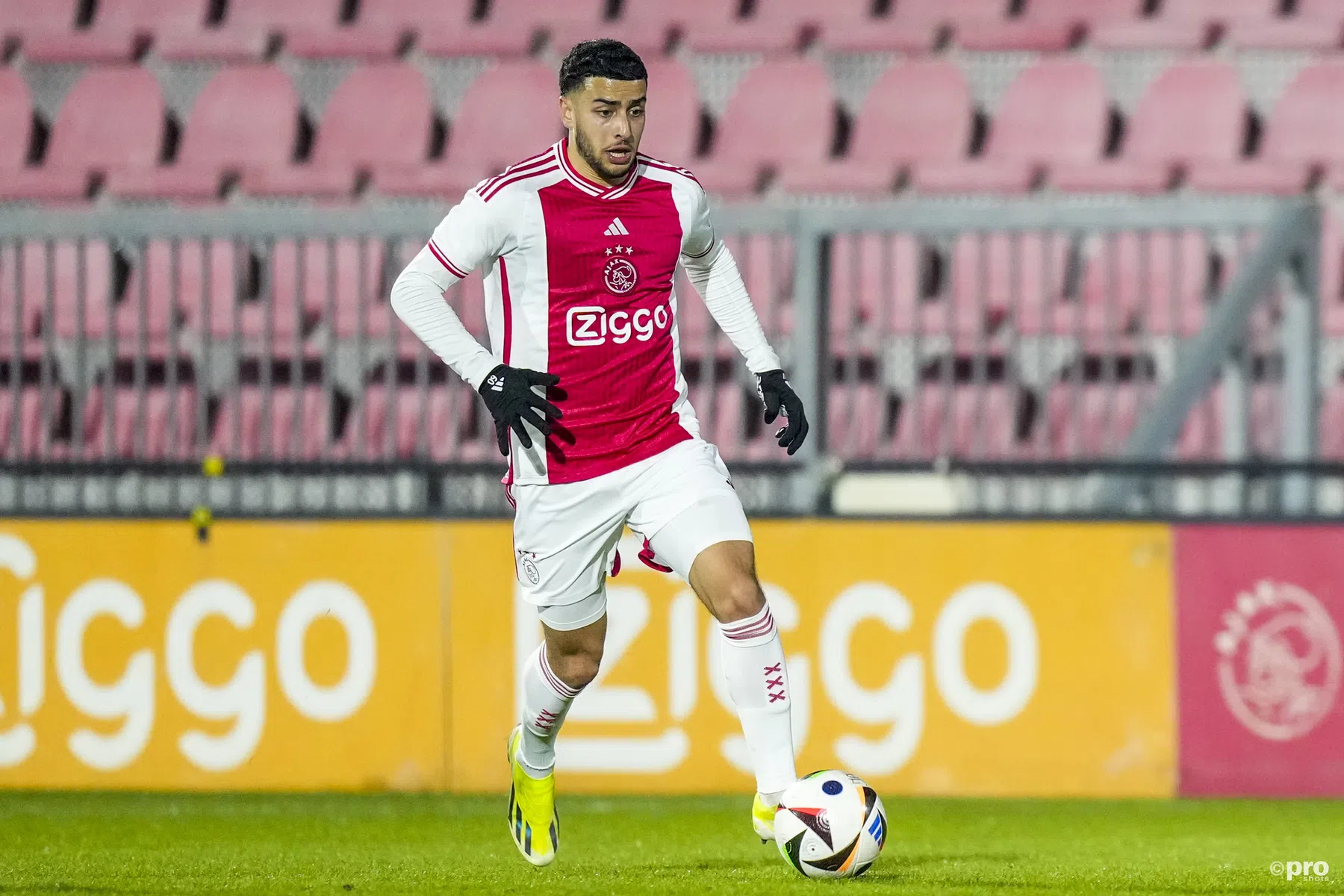 Transfer: Royal Antwerp FC denkt aan Oualid Agougil van Ajax