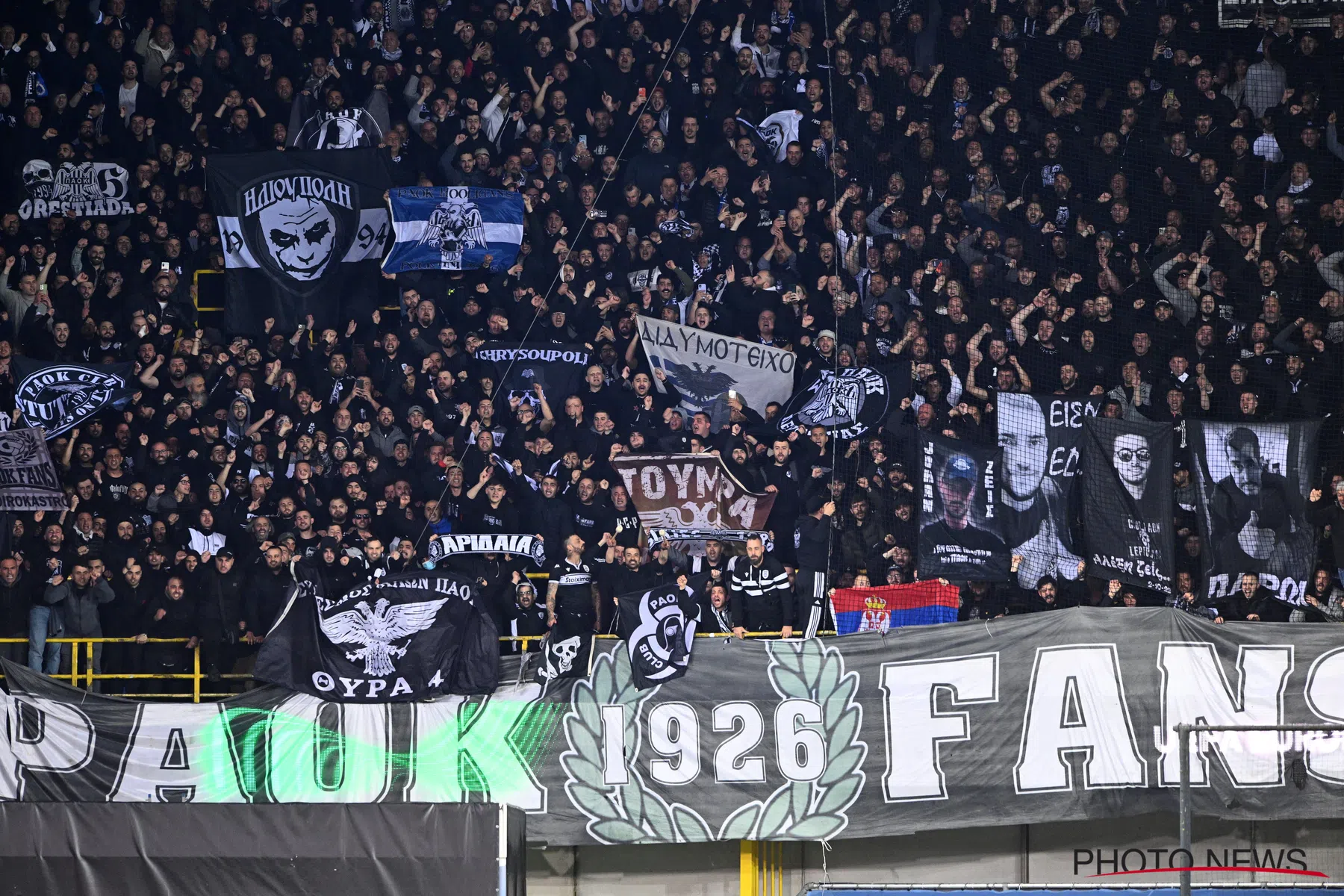 Politiemensen raakten gewond na rellen met PAOK-supporters bij Club Brugge