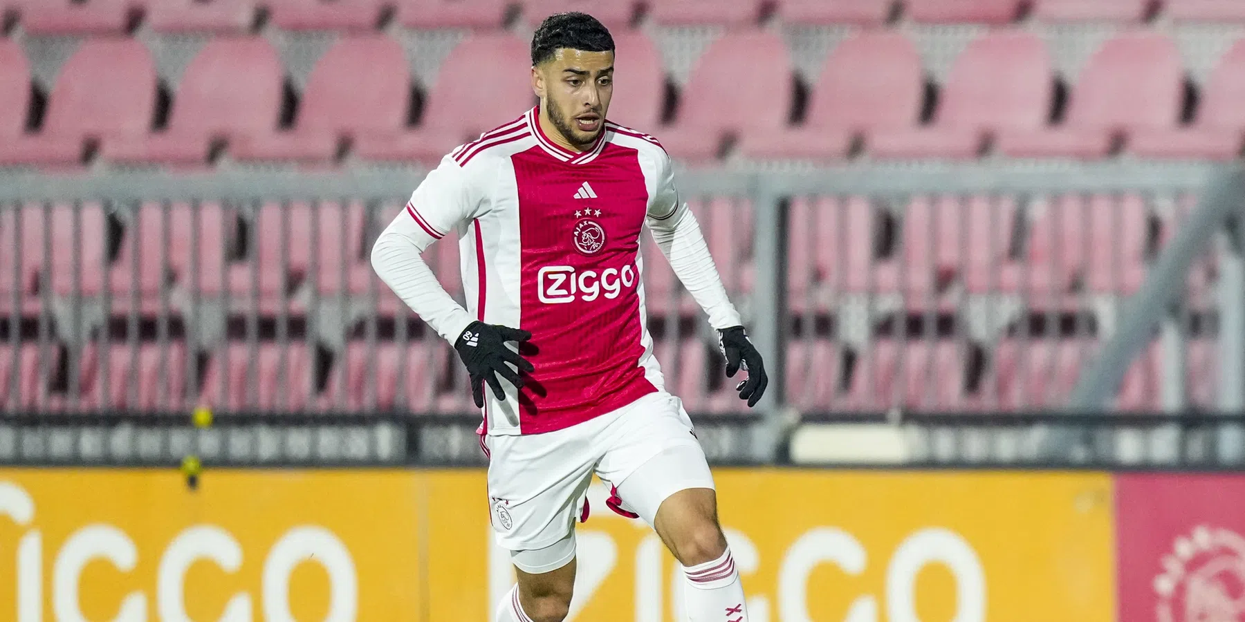 'Ajax dreigt talent Agougil kwijt te raken'