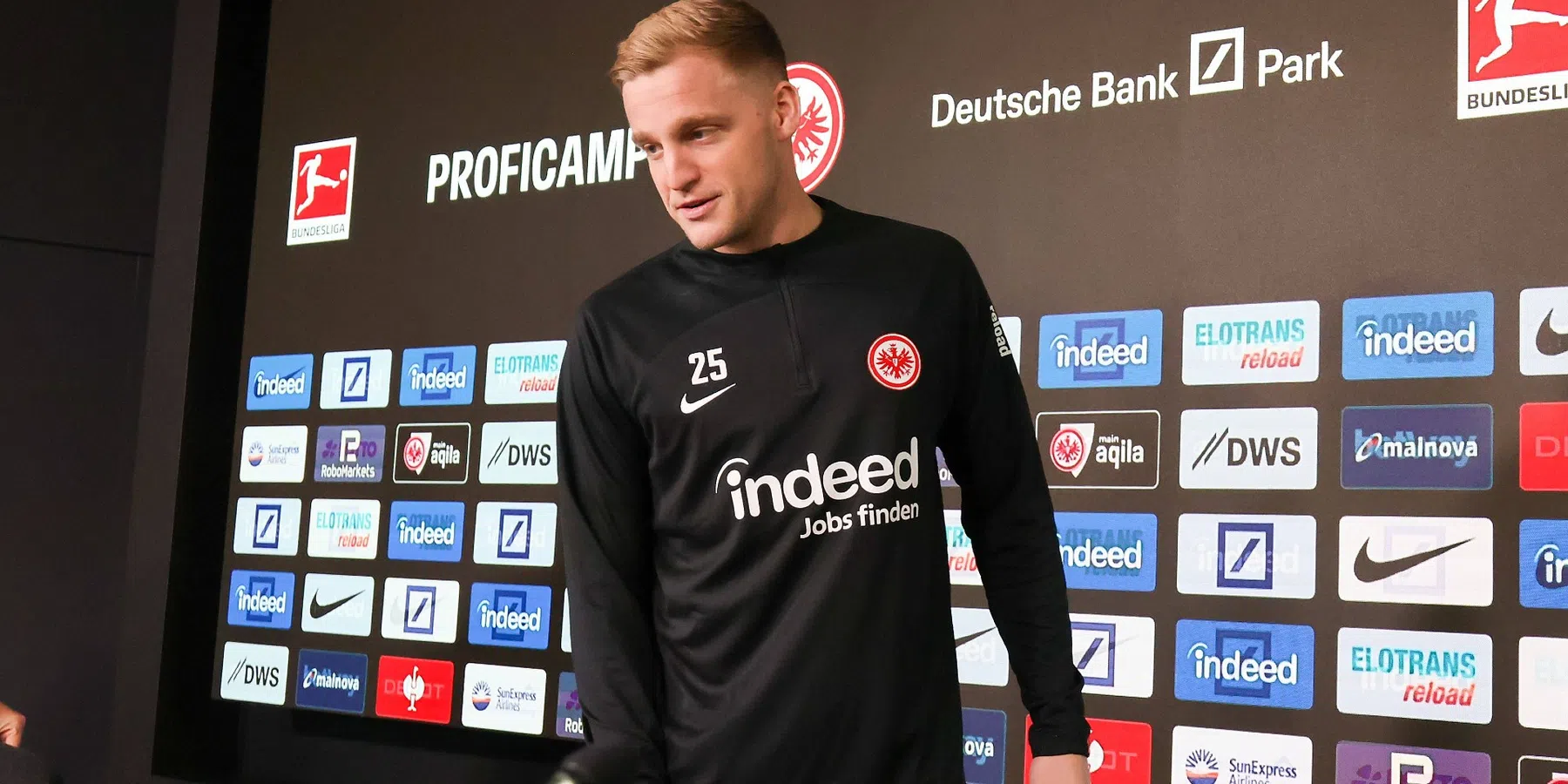 United-fans reageren onder felicitaties Van de Beek
