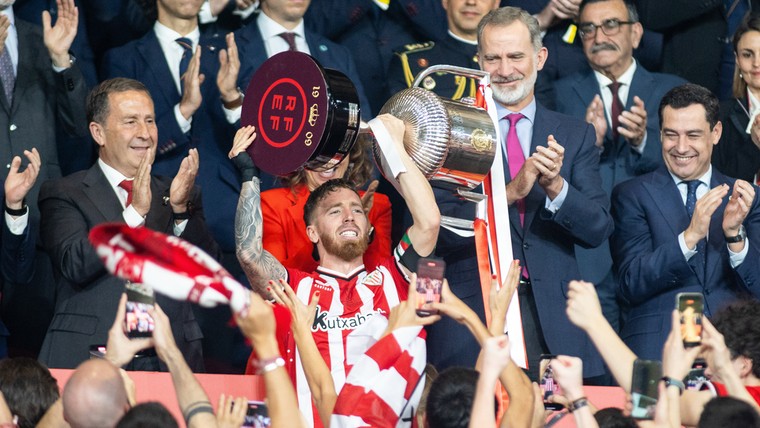 Athletic-icoon Muniain zet handtekening en verrast met eerste avontuur