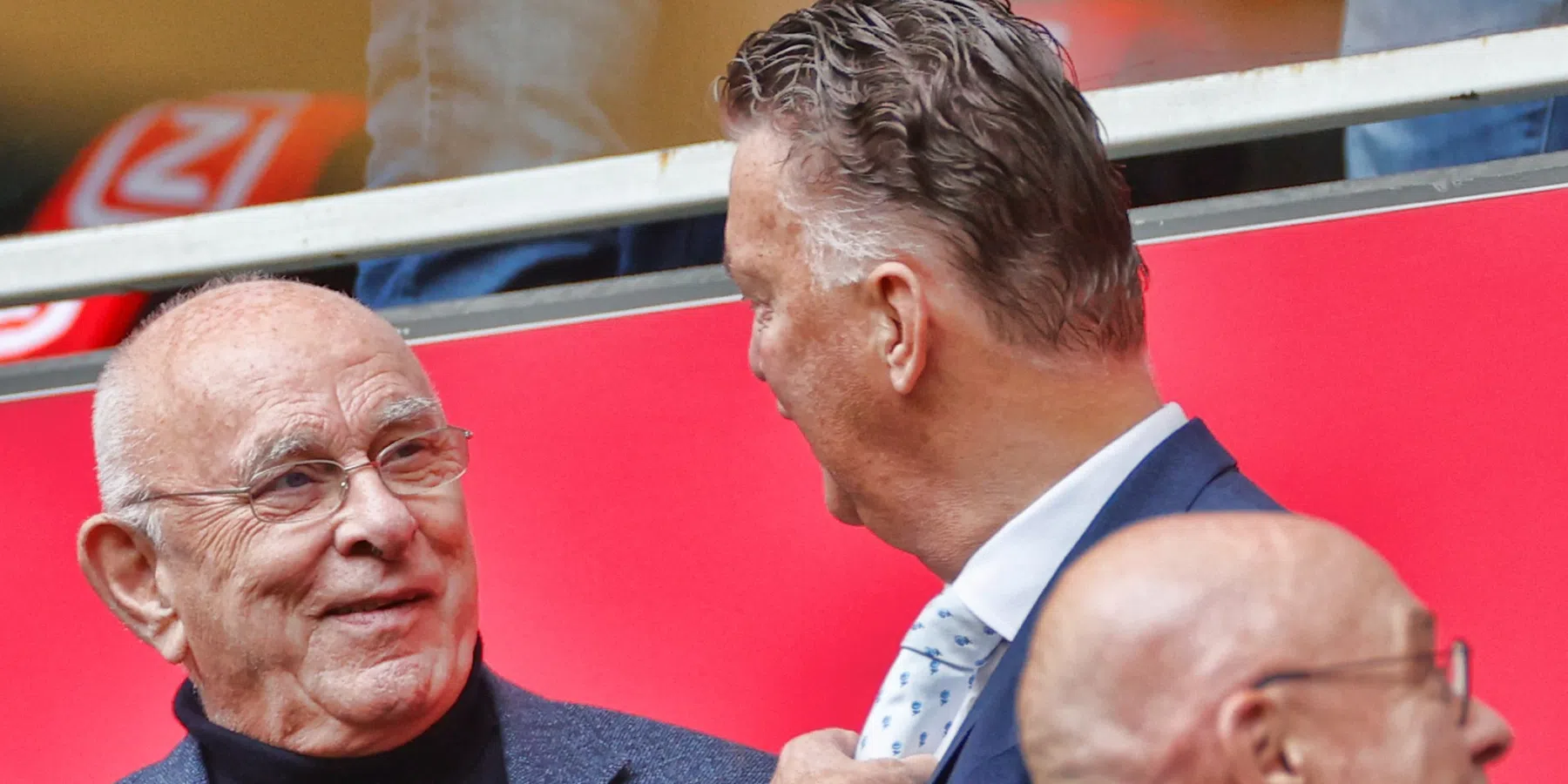 Ajax op zoek naar algemeen directeur
