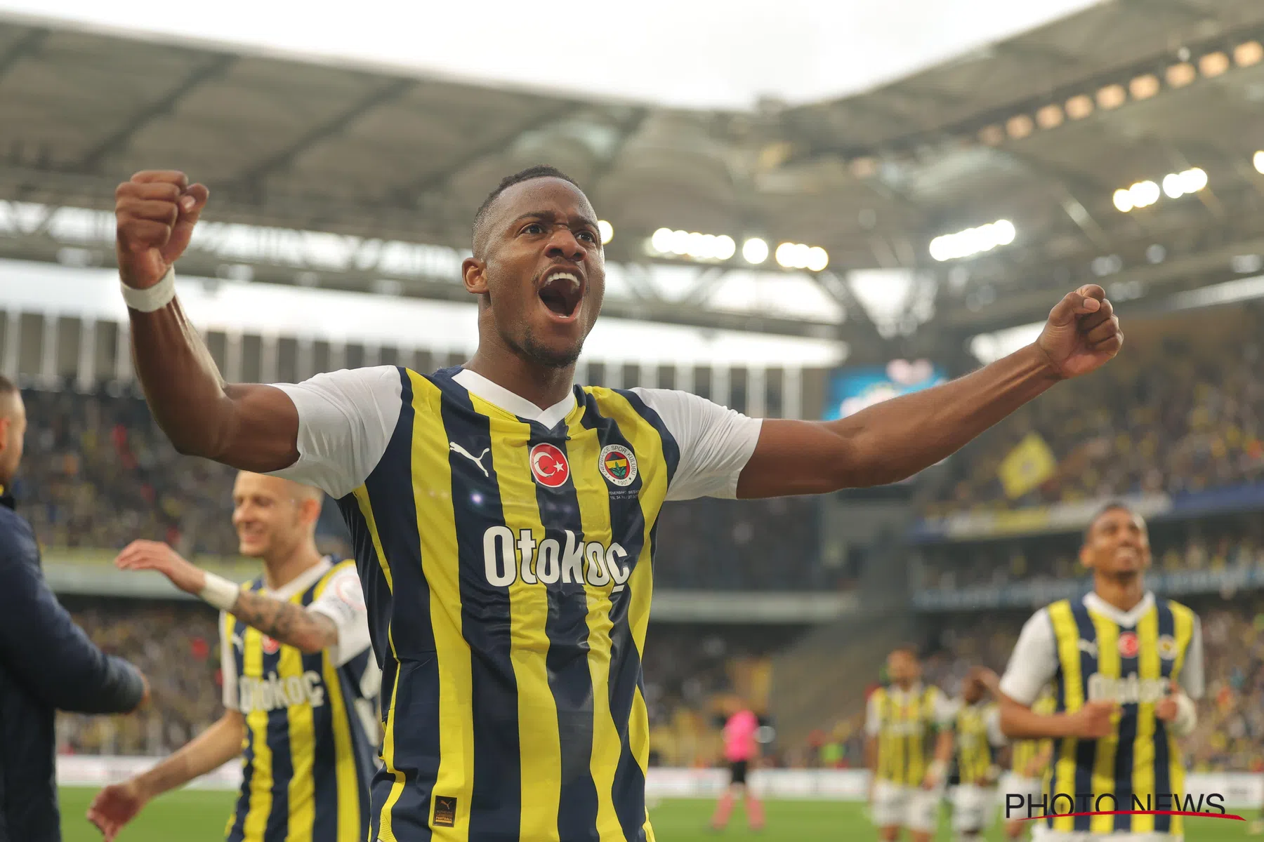 Batshuayi gaat langer in zee met Fenerbahçe