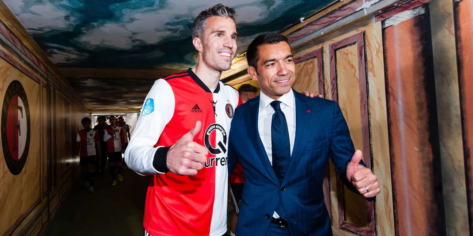 Van Bronckhorst reageert op zijn naam die valt bij Feyenoord