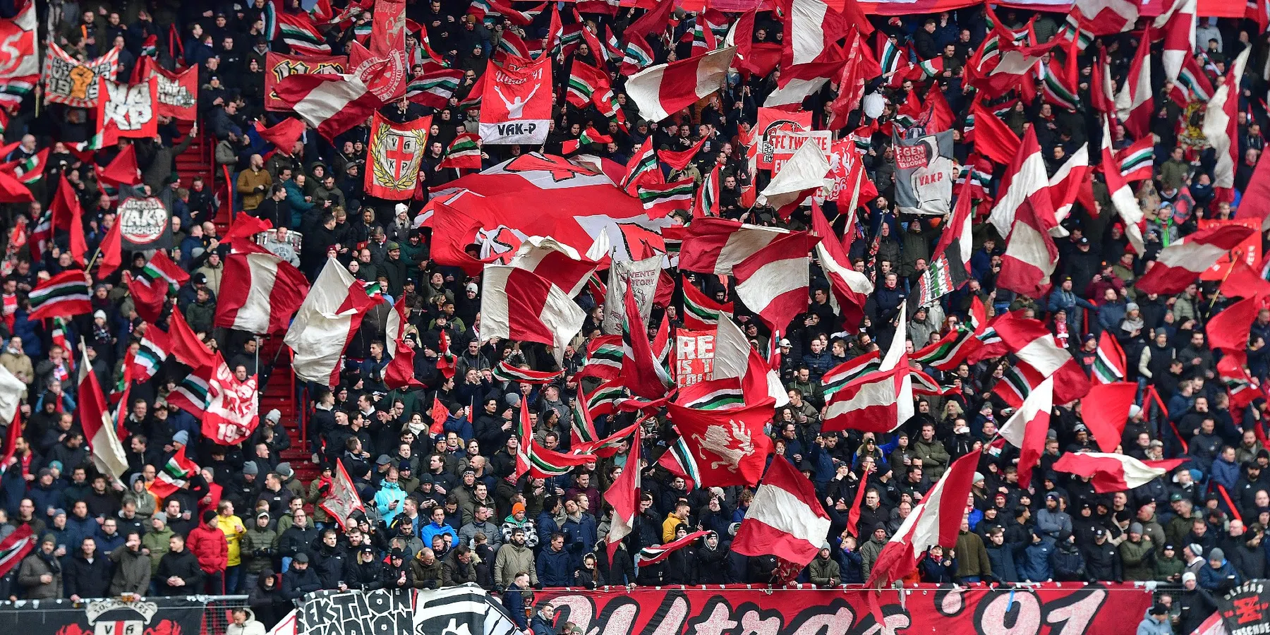 Eventuele beslissingswedstrijd tussen FC Twente en AZ sowieso niet in Enschede