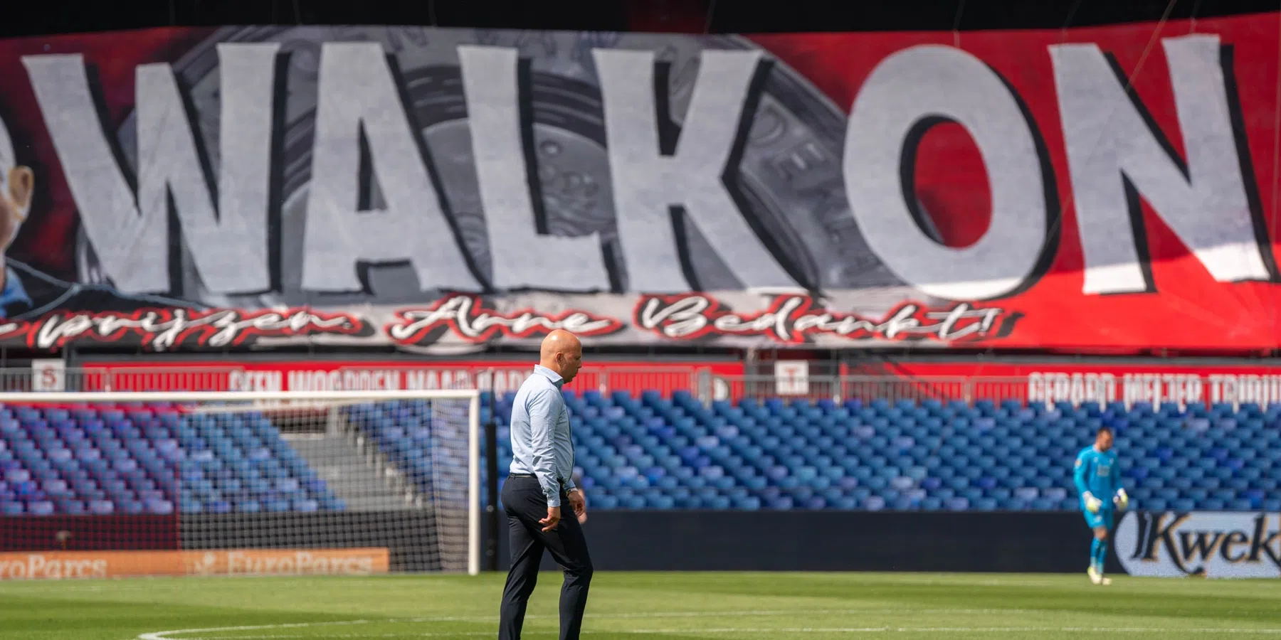 Afzwaaiende Slot spreekt Feyenoord-fans toe: 'Ik ben óntzettend dankbaar'