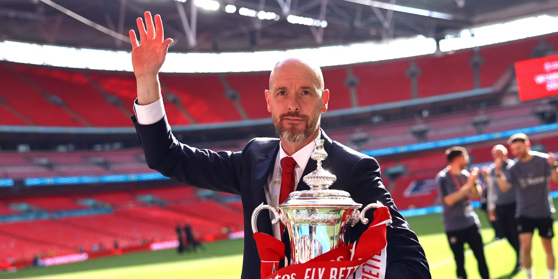 Ten Hag reageert ijskoud op onzekerheid over ontslag en geeft duidelijk signaal af