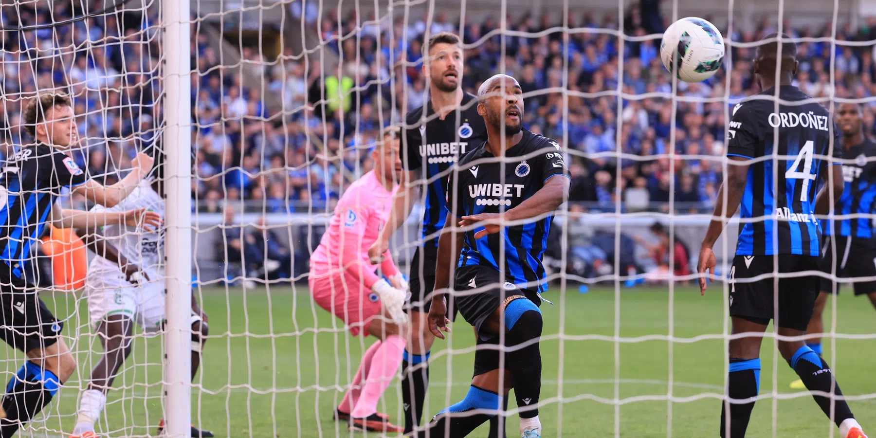 Club Brugge door oog van naald: allesbeslissende goal afgekeurd, landstitel binnen