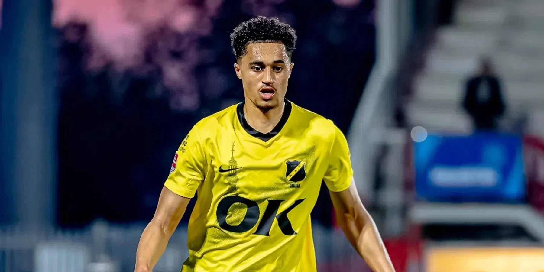 NAC-ster Omgba haalt snoeihard uit naar Van Hooijdonk