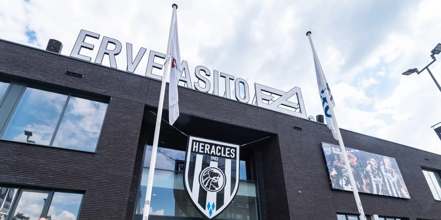 Heracles maakt transfers van Mesik en Milani bekend