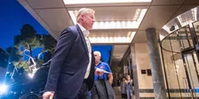 Thumbnail for article: Koeman experimenteert vlak voor EK: Oranje start met verrassend elftal
