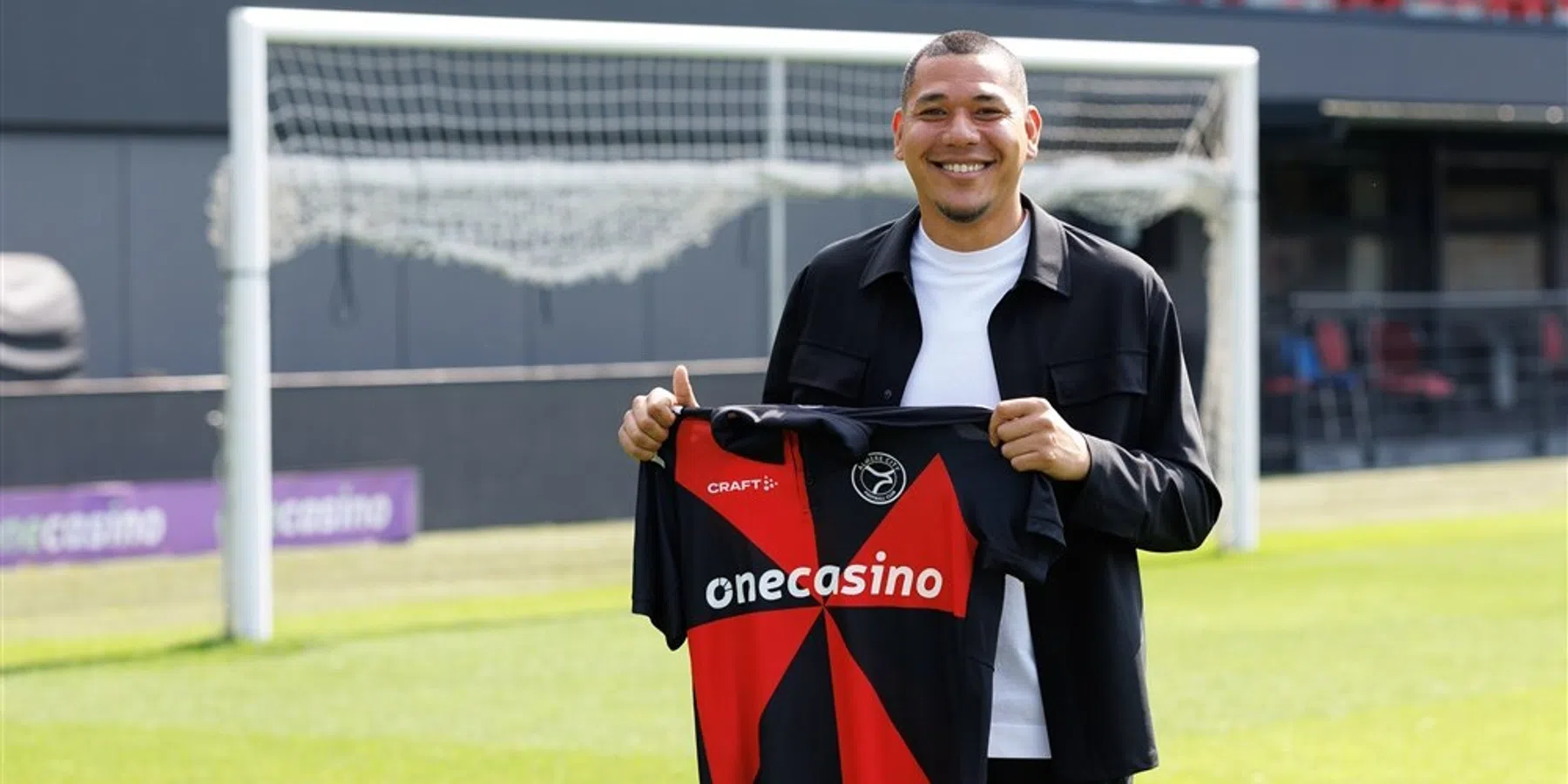 Almere City presenteert Griekse back Vasilios Zagaritis