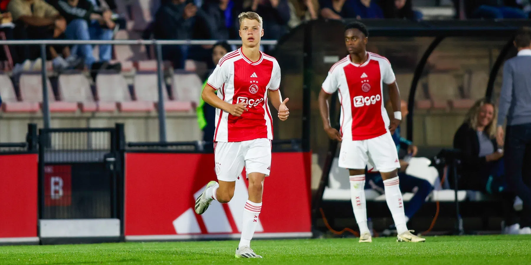 'Ajax overtuigt twijfelende Steur alsnog en houdt toptalent uit handen van PSV'