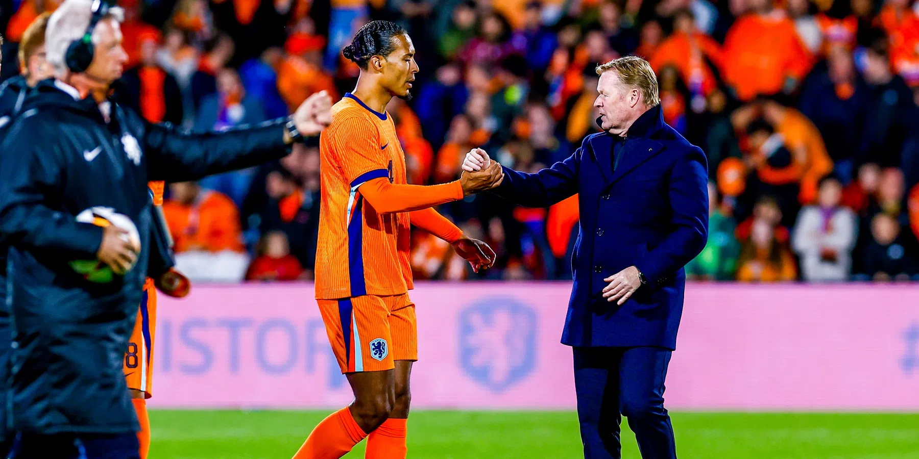 Van Dijk ziet 'smetje' op dikke Oranje-zege: "Het doet wel pijn bij ons"