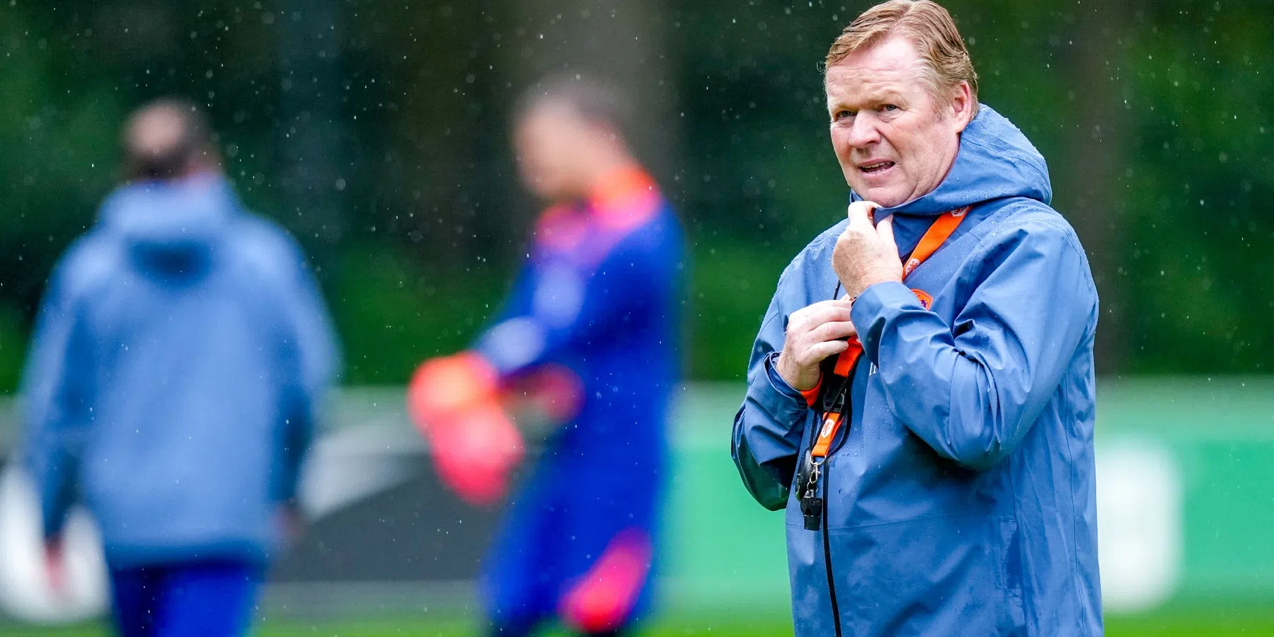Derksen gaat los over sneer van Koeman naar Barcelona