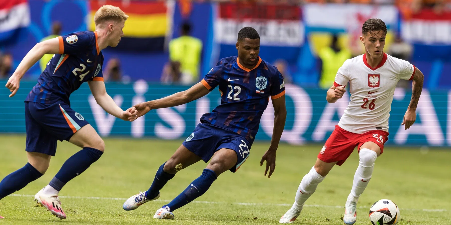 Dumfries kritisch op spel van Oranje
