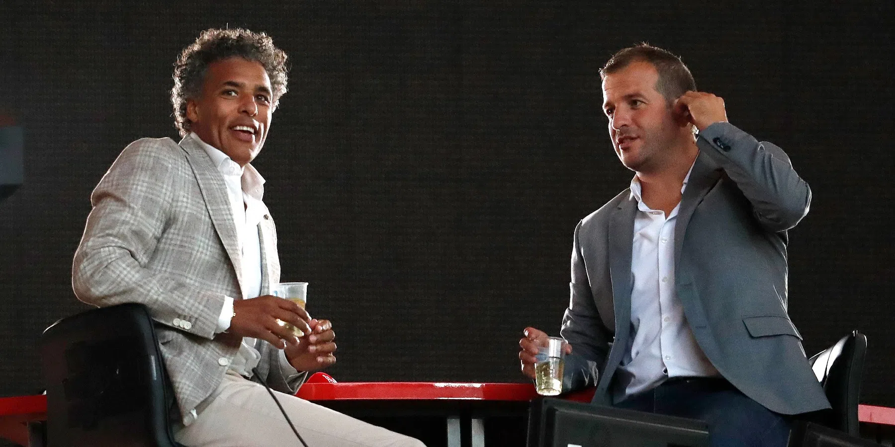 Van der Vaart en Van Hooijdonk: 'We zeiden nog: rustig aan, Woutje komt erin'